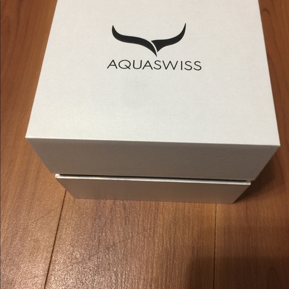 Aquaswiss women’s gold/white watch - Picture 8 of 8